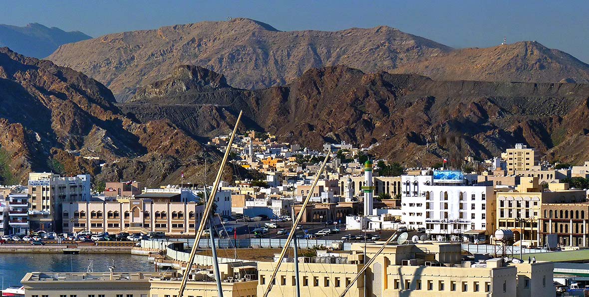 Viaje Oman Muscat Hrlicopter - arenastours.com -