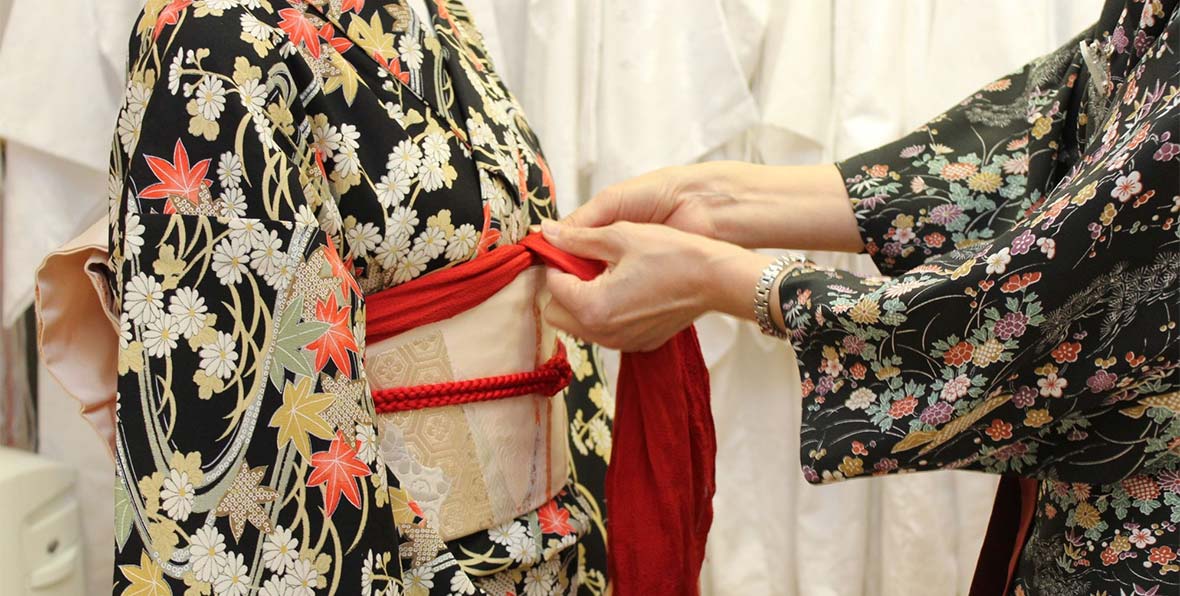 Viaje Japon Experiencia Kimono Kyoto - arenastours.com -
