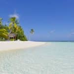 playa en Safari Island Resort & Spa Maldives