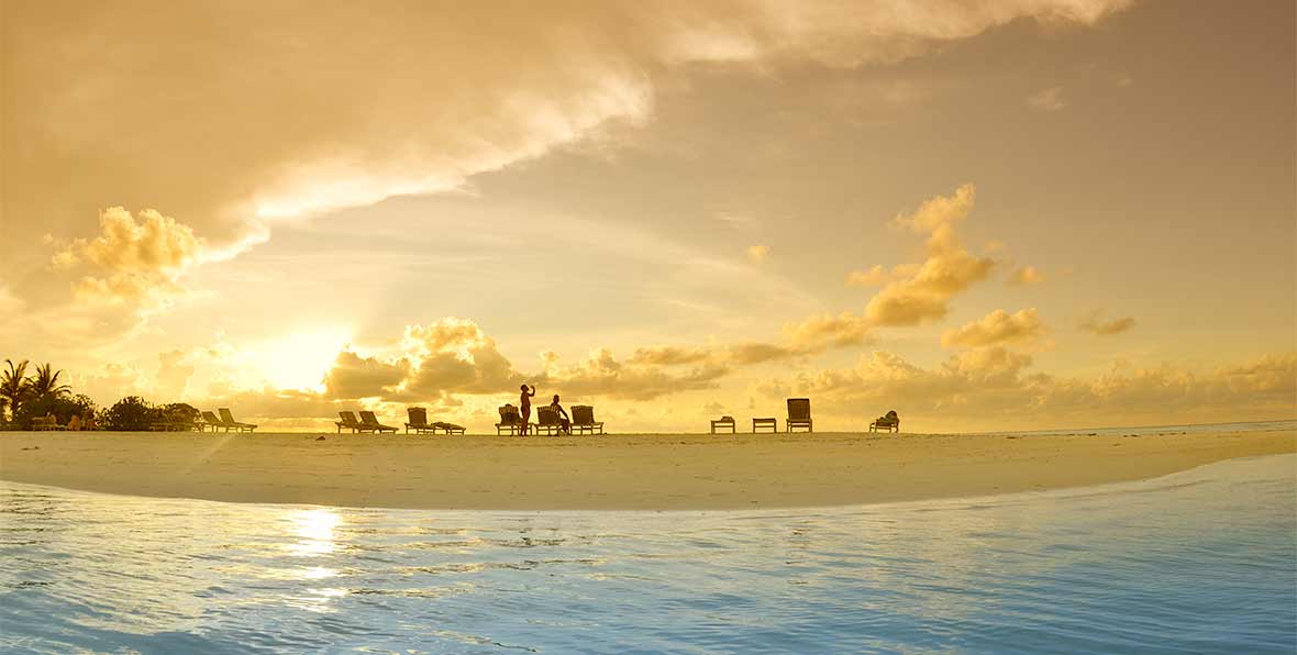 atardecer en Fun Island Resort Maldives