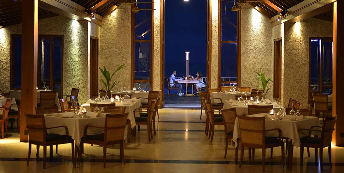 Paradise Island Resort Farumathi Restaurant - arenatours.com