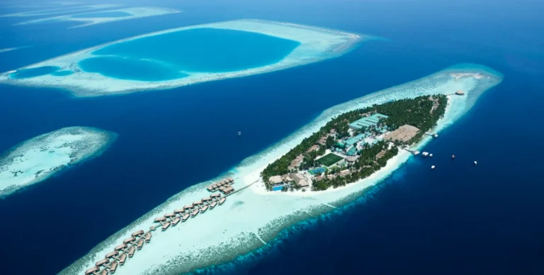 Vilamendhoo Island Resort & Spa
