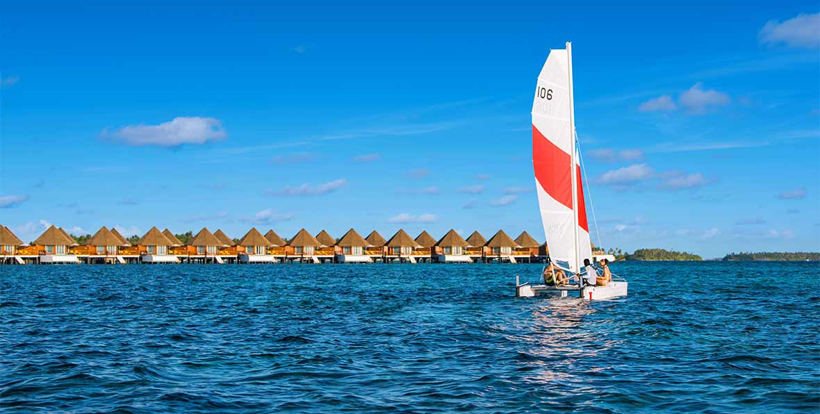 Mercure Maldives Kooddoo Resort Catamaran - arenatours.com