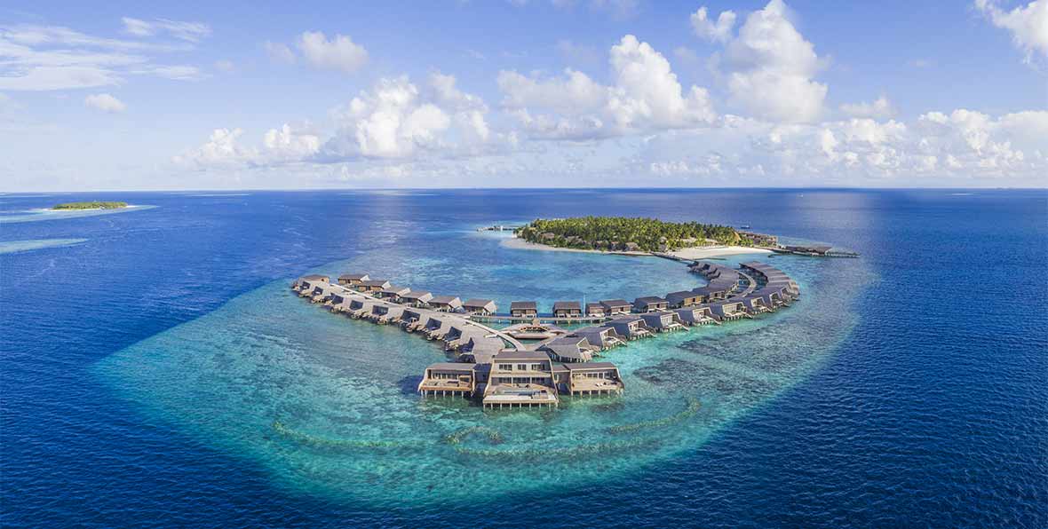 The St Regis Maldives Vommuli Resort - arenatours.com