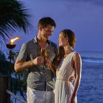 pareja en DoubleTree Resort by Hilton Seychelles