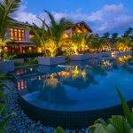 Kempinski Seychelles,la piscina por la noche