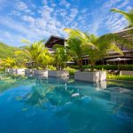 la piscina del Kempinski Seychelles