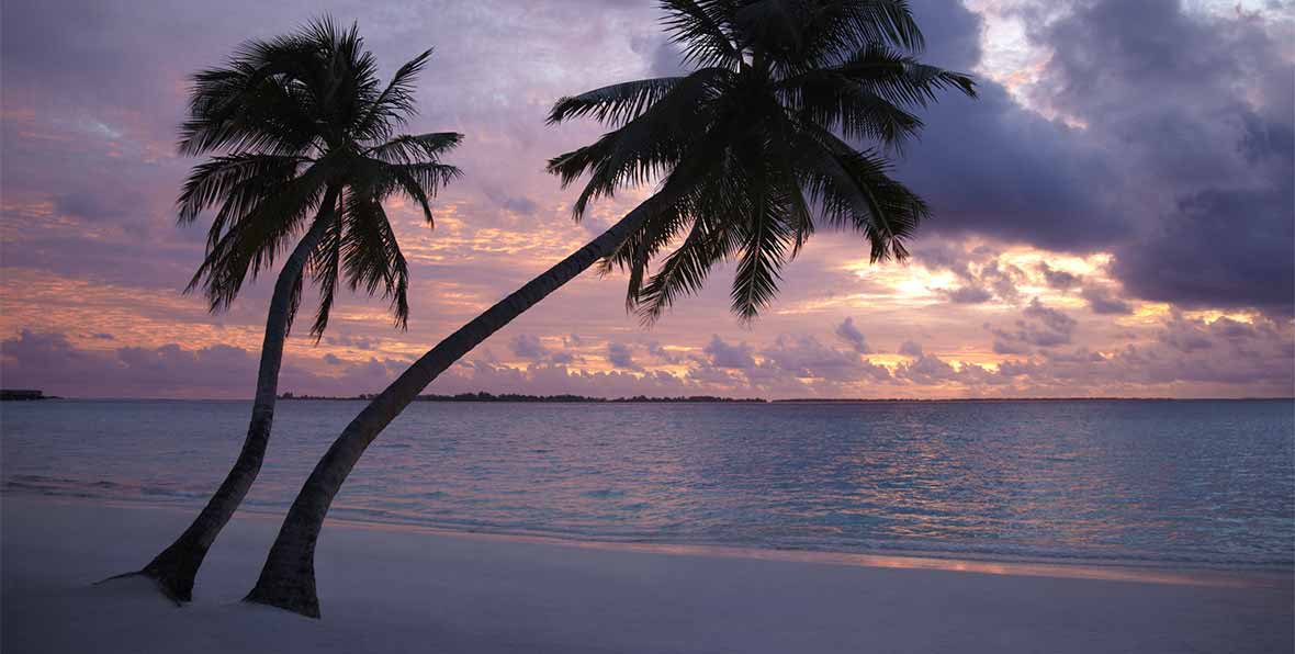 atardecer en Shangri-La's Villingili Resort