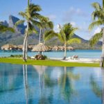 piscina con vistas en Four Seasons Resort Bora Bora