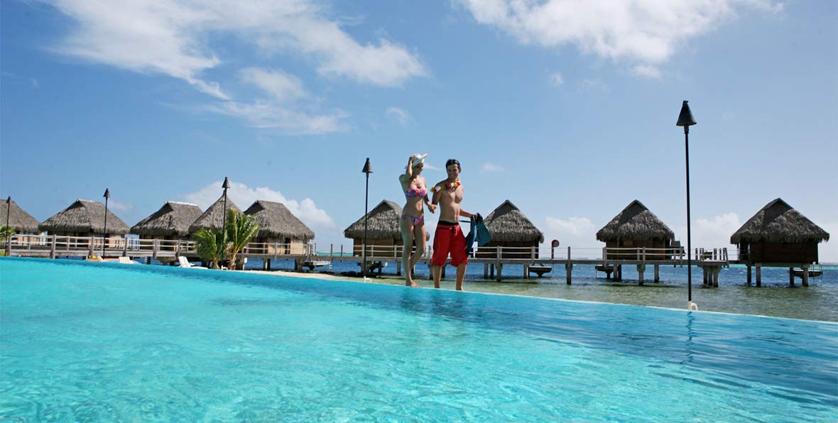 stand up paddle en Manava Beach Resort & Spa Moorea