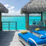 terraza privada en St. Regis Bora Bora Resort