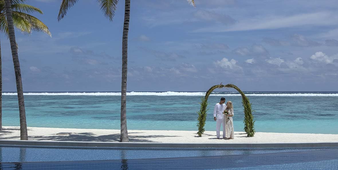 Radisson Blu Resort Maldives Wedding - arenatours.com