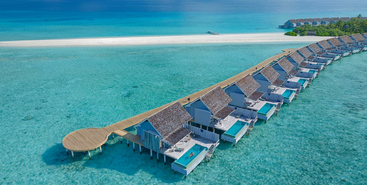 Kuramathi Maldives Thundi Water Villa Pool - arenatours.com - Kuramathi