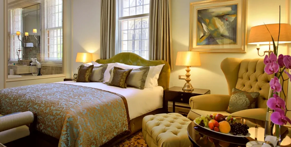 Taj Cape Town - arenatours.com -