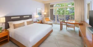 Grand Hyatt - arenatours.com -