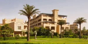 Grand Hyatt - arenatours.com -