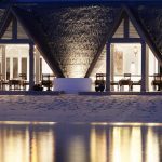 restaurante por la noche Loama Resort Maldives