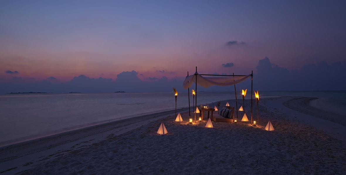 cena privada en la playa en Loama Resort Maldives