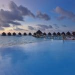 piscina y water villas en Thulhagiri maldives